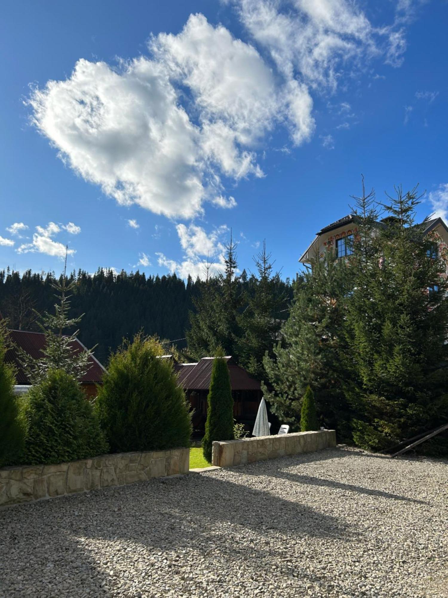 Guest House Kaspiy Bukovel Eksteriør bilde